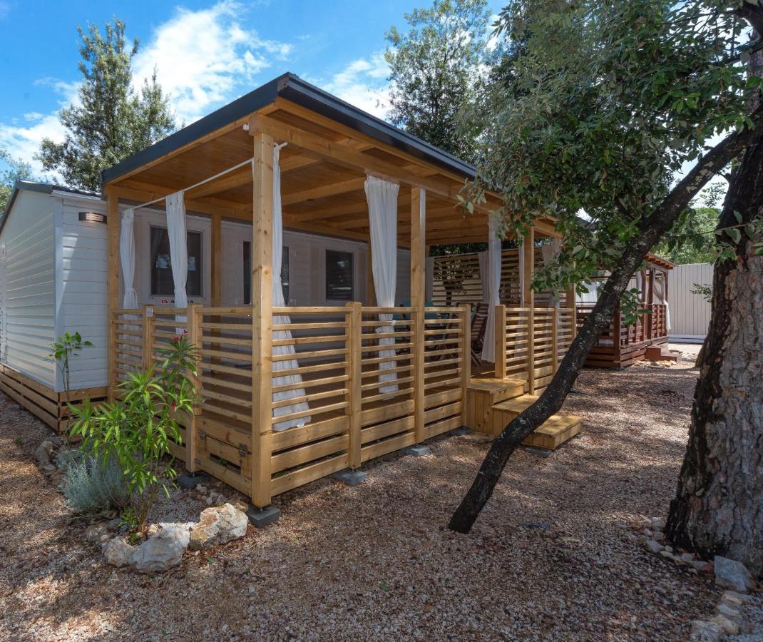 Mobile Homes Crystal Biograd Na Moru Bagian luar foto