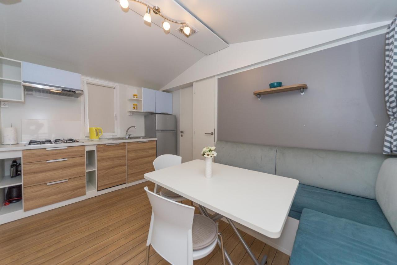Mobile Homes Crystal Biograd Na Moru Bagian luar foto
