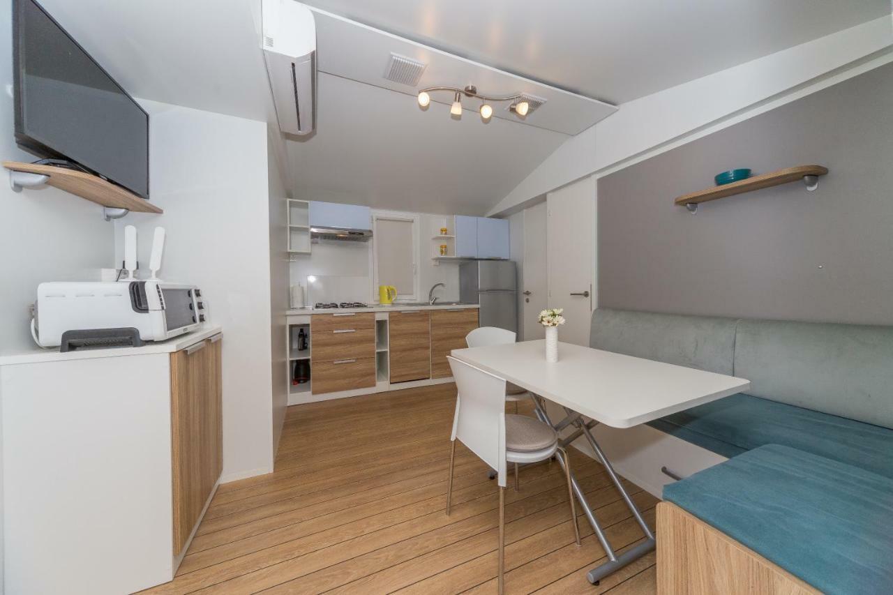 Mobile Homes Crystal Biograd Na Moru Bagian luar foto
