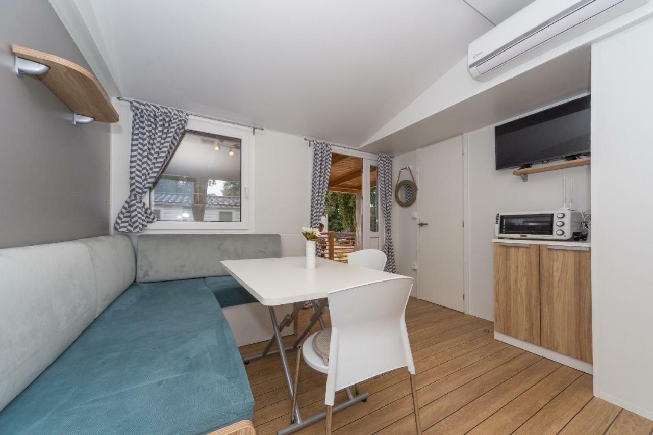 Mobile Homes Crystal Biograd Na Moru Bagian luar foto